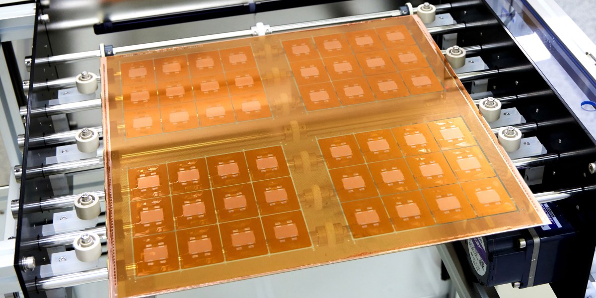 AI’s Glass Revolution: Intel and Samsung Reveal 10x Interconnect Boost