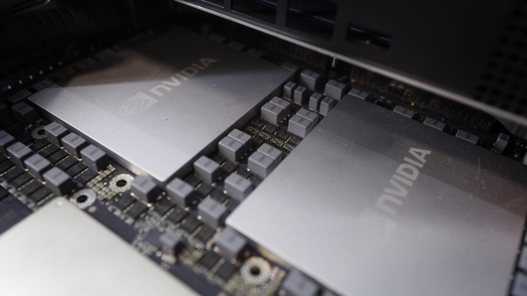 Maximizing AI Infrastructure Throughput: A Technical Deep Dive into NVIDIA GPU Partitioning